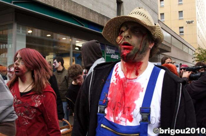 Zombie Walk 2010 by Brigou_17