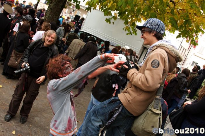 Zombie Walk 2010 by Brigou_35